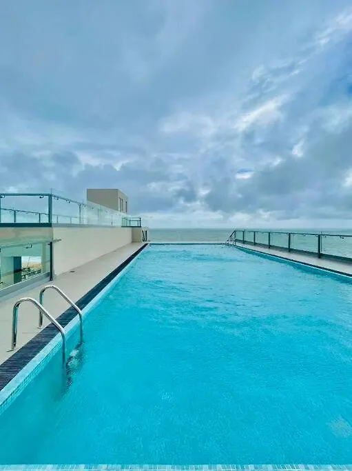 Seascape Retreat Studio 2 니곰보
